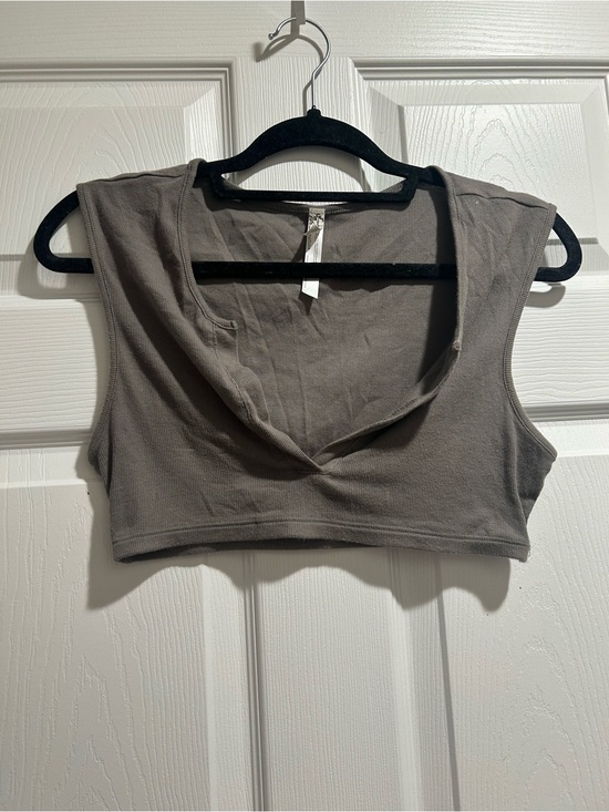 Free People Tops - Free People Cropped V-Neck Tank in Taupe Gray